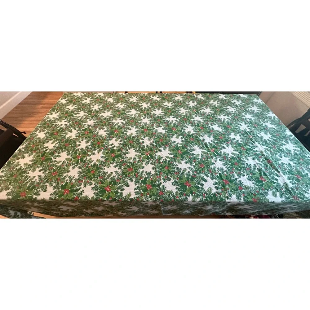 Vtg Christmas Tablecloth‎ Holly Berry Pine Evergreen Holiday 108x72 Rectangular